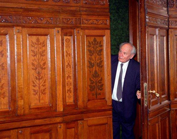 Göncz Árpád köztársasági elnök a Nándorfehérvár-terem ajtajában, 1994.