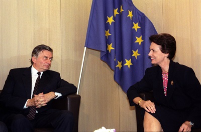 Antall József, a Magyar Köztársaság miniszterelnöke és Catherine Lalumiére, az Európa Tanács főtitkárának megbeszélése 1990. október 2-án.