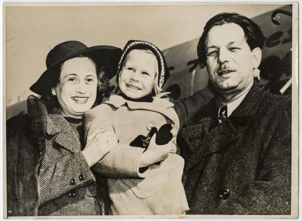 Pfeiffer Zoltán családjával New Yorkba érkezik, 1947